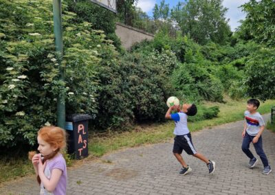 foto 9 o 400x284 - 14.6. Sportovní odpoledne na dvoře