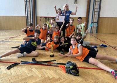 1misto 5c 400x284 - Florbalový turnaj 4.-5. tříd