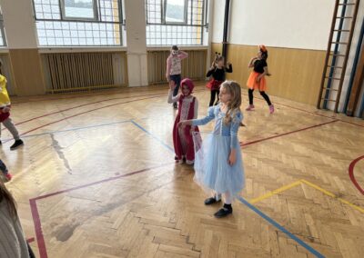 img 4776 400x284 - MASOPUSTNÍ REJ V TĚLOCVIČNĚ