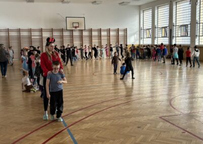 img 4782 400x284 - MASOPUSTNÍ REJ V TĚLOCVIČNĚ