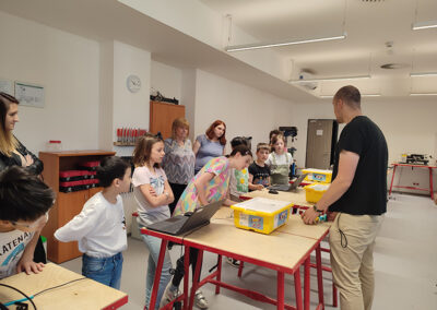 8 400x284 - Výukový program Legorobotika na 1. stupni