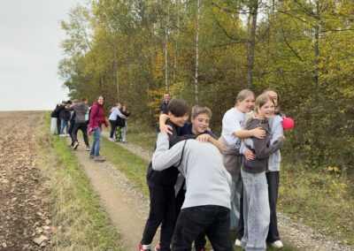 20241021 122548801 ios 400x284 - Adaptační kurzy šestých tříd 2024 (přidány fotografie)