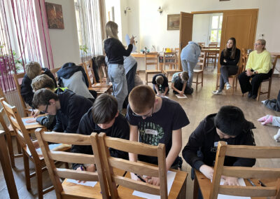 20241022 122857208 ios 400x284 - Adaptační kurzy šestých tříd 2024 (přidány fotografie)