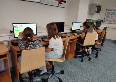 img 20241111 100537 400x284 - Bobřík informatiky poprvé na škole