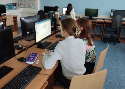 img 20241111 111654 400x284 - Bobřík informatiky poprvé na škole