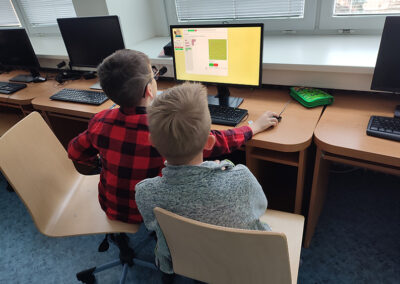 img 20241111 111658 400x284 - Bobřík informatiky poprvé na škole