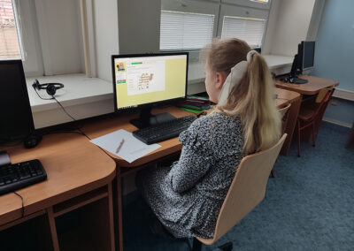 img 20241111 111701 400x284 - Bobřík informatiky poprvé na škole