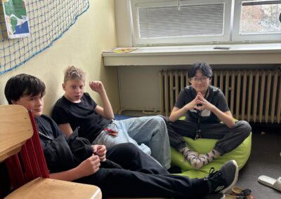 photo 29012025 10 04 38 400x284 - Den sociální integrace aneb "Školní párty"