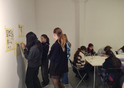 img 20250325 102529 400x284 - Na výtvarném workshopu v Pragovka Gallery