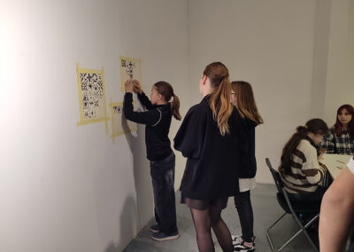 img 20250325 102536 400x284 - Na výtvarném workshopu v Pragovka Gallery