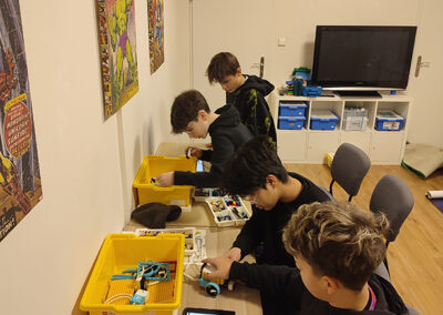 img 20260203 084704 400x284 - &Uacute;norov&eacute; robotick&eacute; workshopy 6. tř&iacute;d &ndash; cesta na Mars