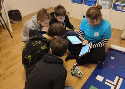 img 20260203 085344 400x284 - &Uacute;norov&eacute; robotick&eacute; workshopy 6. tř&iacute;d &ndash; cesta na Mars