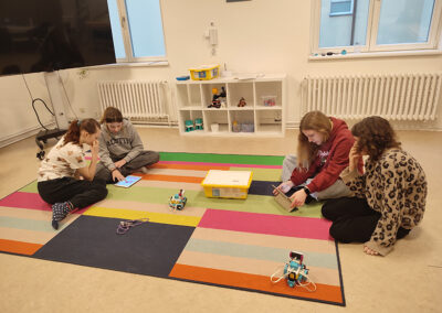 img 20260203 090405 400x284 - &Uacute;norov&eacute; robotick&eacute; workshopy 6. tř&iacute;d &ndash; cesta na Mars