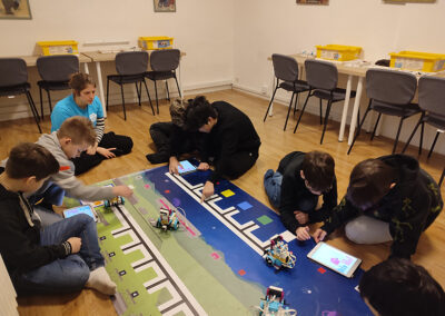 img 20260203 090650 400x284 - &Uacute;norov&eacute; robotick&eacute; workshopy 6. tř&iacute;d &ndash; cesta na Mars