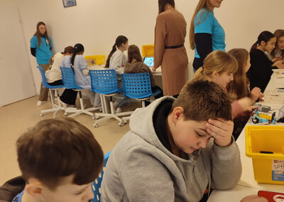 img 20260203 102637 400x284 - &Uacute;norov&eacute; robotick&eacute; workshopy 6. tř&iacute;d &ndash; cesta na Mars