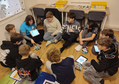 img 20260203 103906 400x284 - &Uacute;norov&eacute; robotick&eacute; workshopy 6. tř&iacute;d &ndash; cesta na Mars