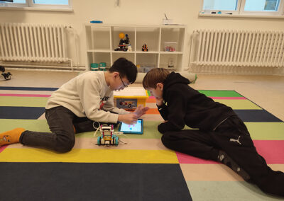 img 20260203 123138 400x284 - &Uacute;norov&eacute; robotick&eacute; workshopy 6. tř&iacute;d &ndash; cesta na Mars